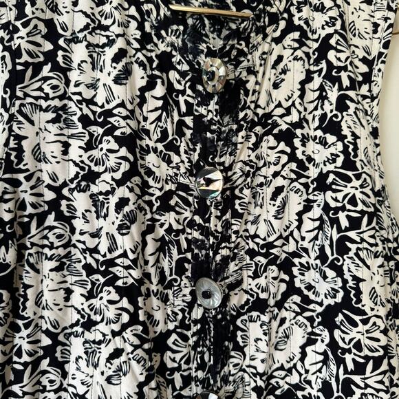 Frivolous by La Blend Black and White Funky Batik Print Reversible Vest L - Picture 8 of 10